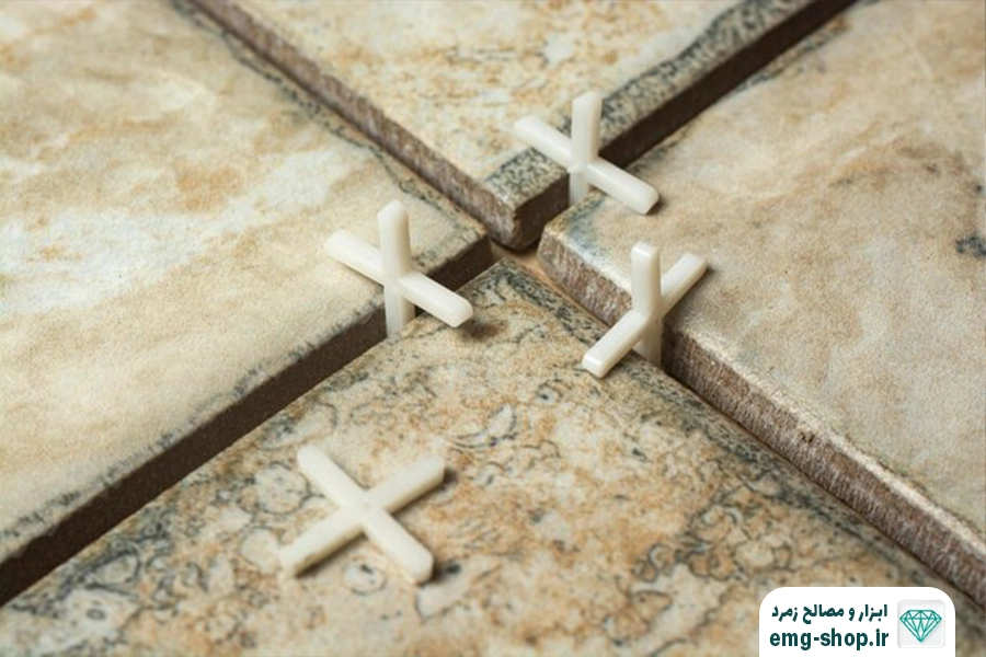 کاربرد صلیب کاشی و شیوه درست استفاده از آن